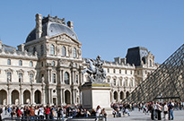 Louvre in Paris © Heiner Majewski