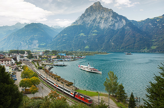 Gotthard Panorama Express in Flüelen © SBB CFF FFS
