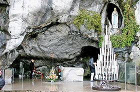 Grotte von Massabielle © José Luiz Bernardes Ribeiro (Wikipedia)