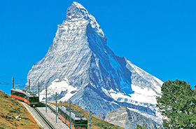Gornergratbahn und Matterhorn © Toni Mohr (Swiss-image.ch)
