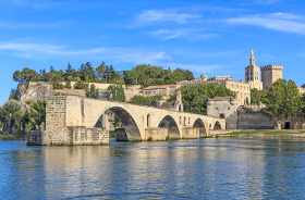 Pont d’Avignon © Bertl123 (Shutterstock.com)