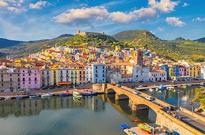 Bosa, Sardinien © DaLiu (Shutterstock.com)