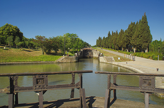 Canal du Midi Fontseranes bei Béziers © Yannick4456 (Shutterstock.com)