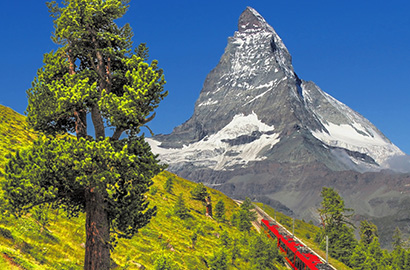 Matterhorn und Gornergratbahn © Jaro68 (Shutterstock.com)